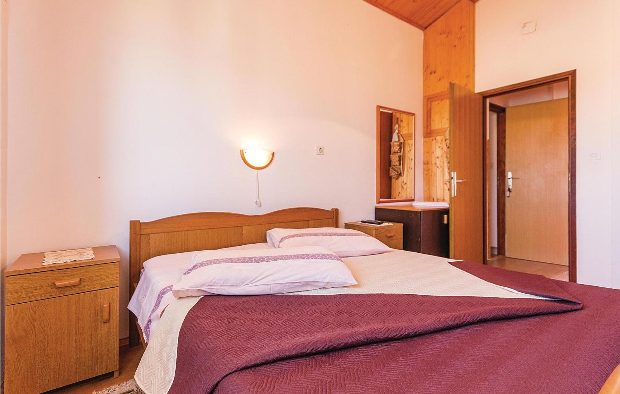Beautiful Apartment In Pula With Kitchen ภายนอก รูปภาพ