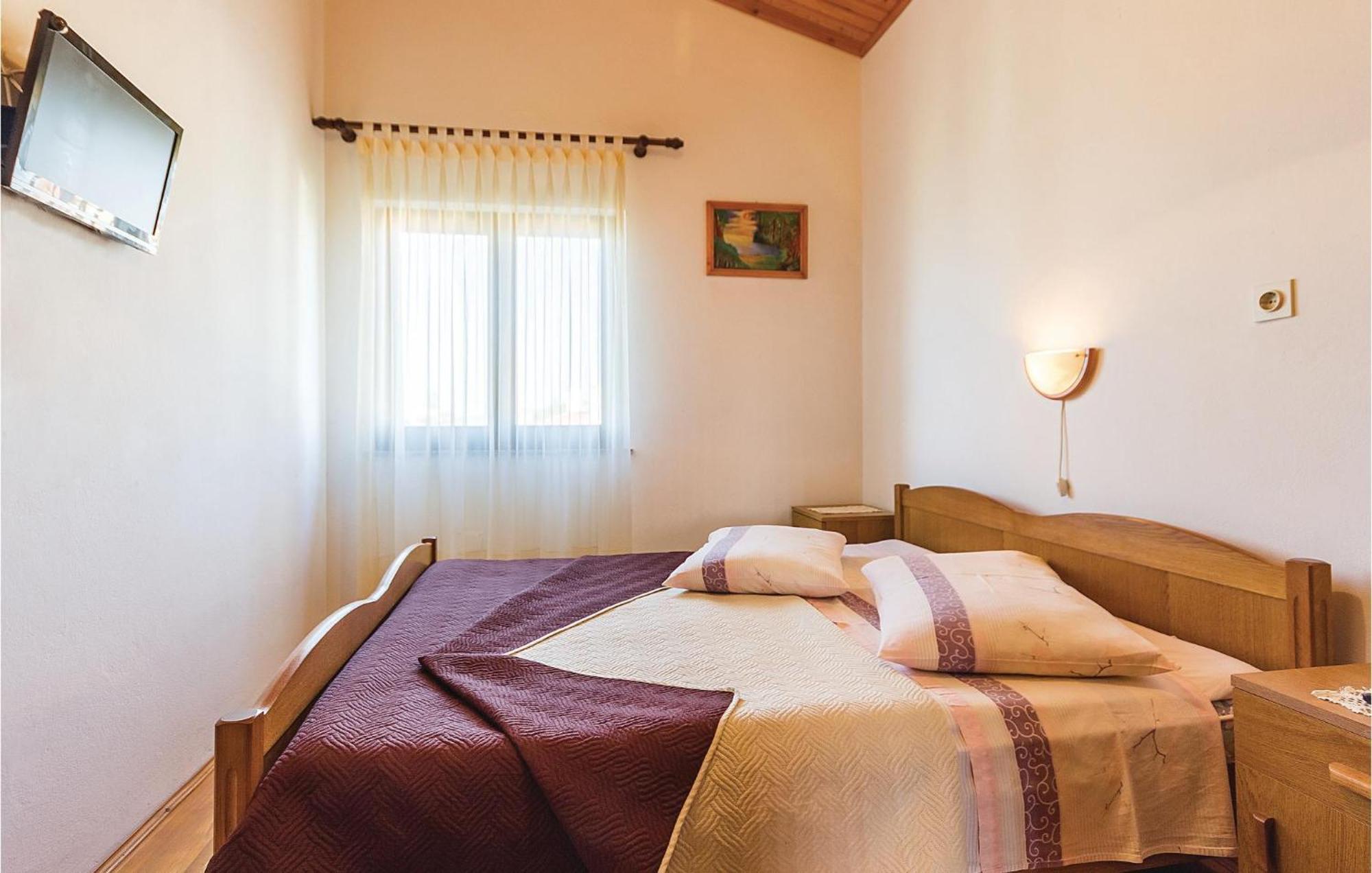 Beautiful Apartment In Pula With Kitchen ภายนอก รูปภาพ