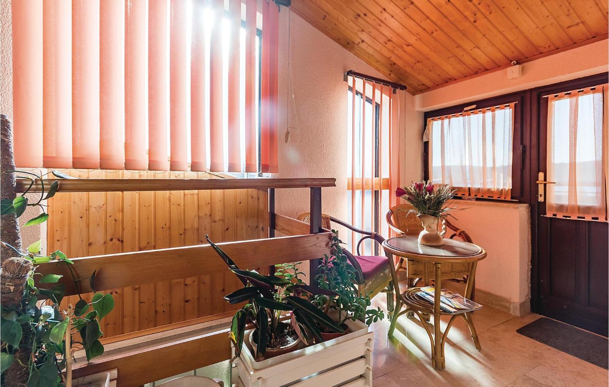 Beautiful Apartment In Pula With Kitchen ภายนอก รูปภาพ
